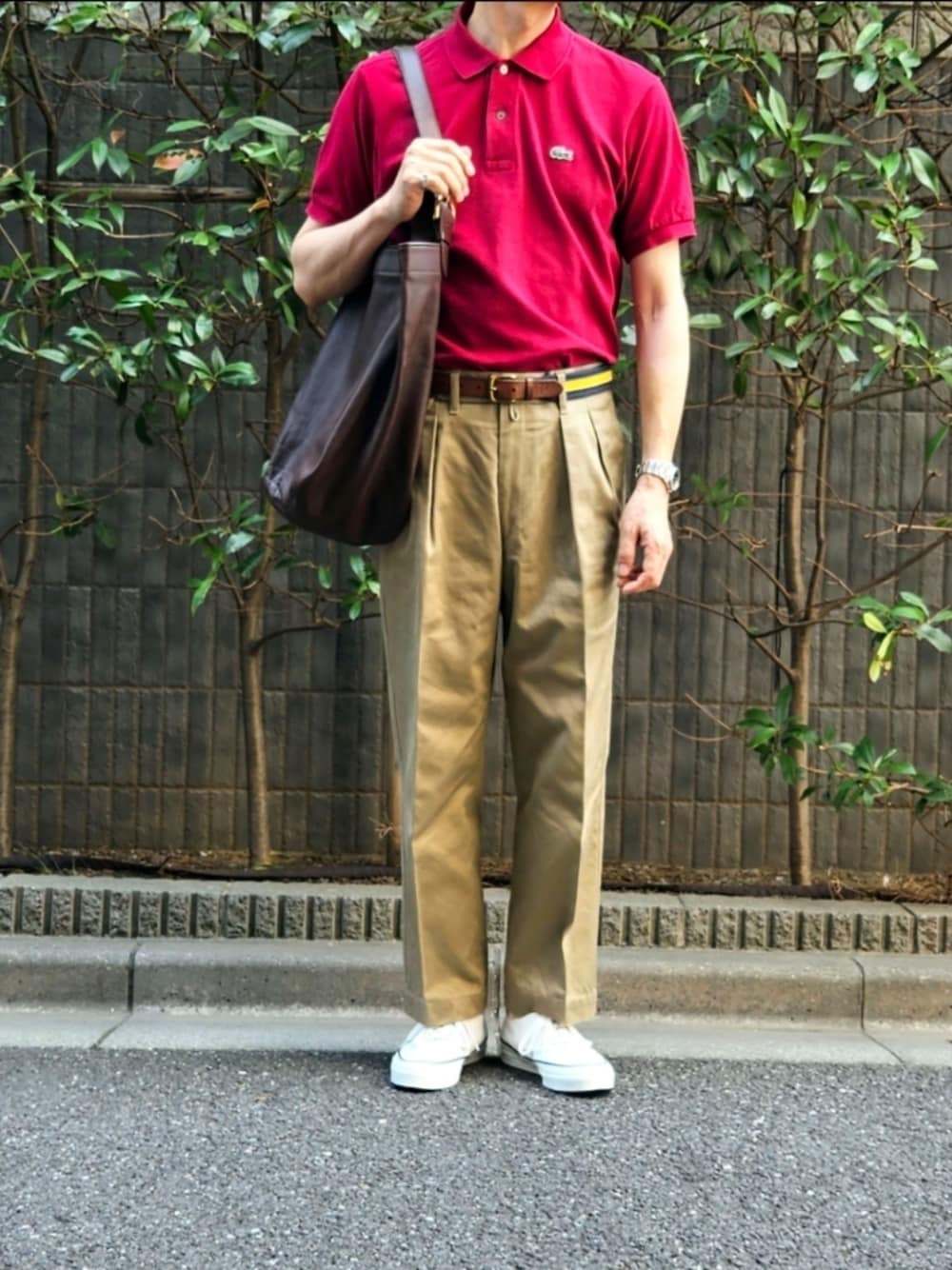 「休日スタイル、ポロシャツ、大人コーデ、夏コーデ、メンズコーデ、メンズファッション、プレッピー、オールドコーチ、ootd、アツいコーデ全部見せ」｜「LACOSTEのLACOSTE L1212 ワイン USED（ポロシャツ、レッド系）」を使った、D・BLUEさん（メンズ・170cm）の夏コーディネートの1枚目の写真