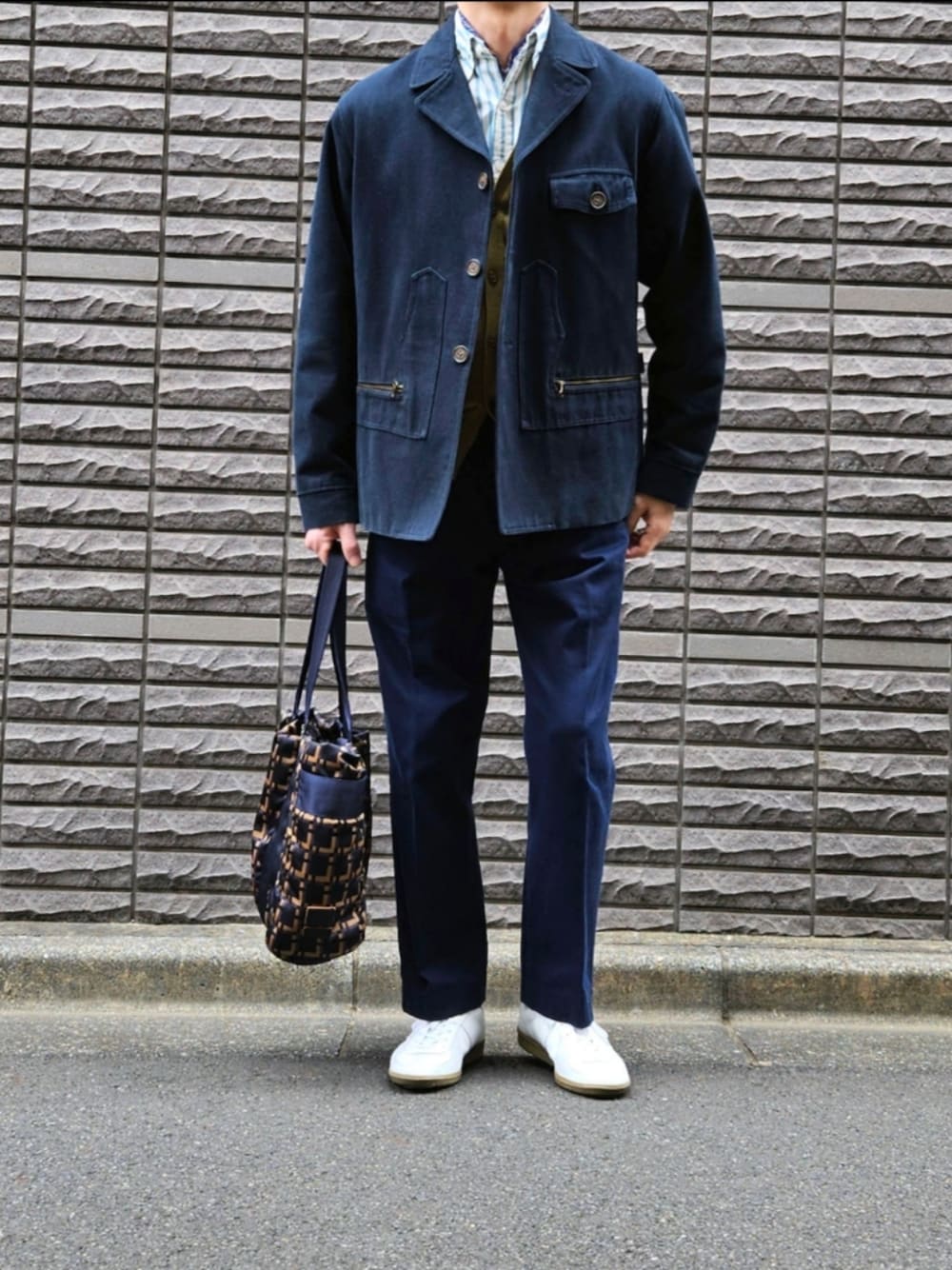 「大人カジュアル、今日のコーデ、ジャケットスタイル、カーディガン、チノパン、ootd、メンズコーデ、ストライプ、シャツ、初老のこうでねぇと」｜「MONTEPOのMONTEPO 90's モールスキン ワークJKT 伊製USED（その他アウター、ブルー系）」を使った、D・BLUEさん（メンズ・170cm）の春コーディネートの1枚目の写真