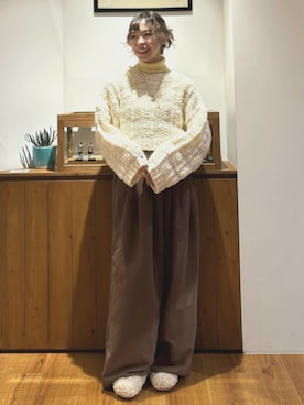 「アイテム（スリッポン）」を使った、森理沙さん（レディース・161cm・30代）の冬コーディネート