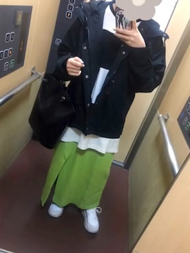 「スリット」｜「アイテム（マウンテンパーカー）」を使った、teyonnngさん（レディース・159cm）の春コーディネート