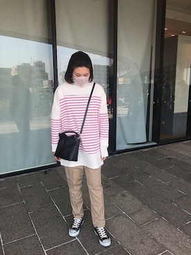 「春服デビュー宣言」｜「アイテム（チノパンツ）」を使った、teyonnngさん（レディース・159cm）の春コーディネート
