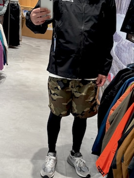 「Columbia（コロンビア）のアイテム」を使った、NBおじさんさん（メンズ・179cm）の春コーディネート