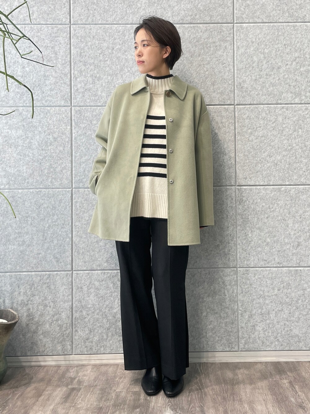 チェスターコートを使った「オリーブ」の人気ファッション