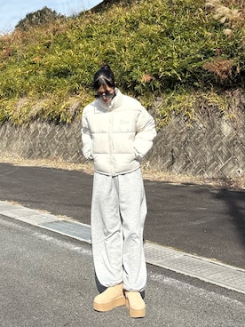 「UGG（アグ）のUGG CLASSIC ULTRA MINI PLATFORM / アグ クラッシック ウルトラ ミニ プラットフォーム 【SP】（ブーツ）」を使った、sara さん（レディース・163cm）の冬コーディネート