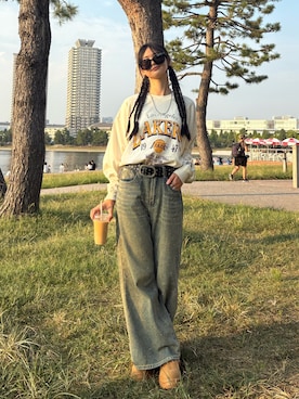 「アイテム（デニムパンツ）」を使った、sara さん（レディース・163cm）の秋コーディネート