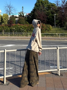 「アイテム（パーカー）」を使った、sara さん（レディース・163cm）の秋コーディネート