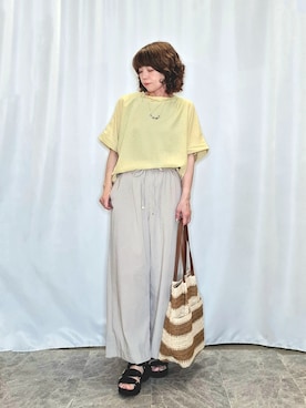「SHOO・LA・RUE（シューラルー）の【ひんやり/着丈選べる/体型カバー】洗濯後しわになりにくい さらさらドルマンブラウス（シャツ/ブラウス、イエロー系）」を使った、ぬーさん（レディース・145cm）の夏コーディネート