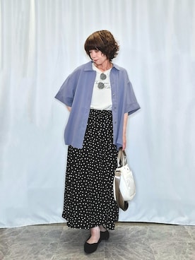 「SHOO・LA・RUE（シューラルー）の【通気性〇/ひんやり/S-LL】洗濯後しわになりにくい とろみストライプシャツ（シャツ/ブラウス、ブルー系）」を使った、ぬーさん（レディース・145cm）の夏コーディネート