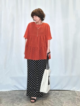 「SHOO・LA・RUE（シューラルー）のワッシャーティアードブラウス（シャツ/ブラウス、オレンジ系）」を使った、ぬーさん（レディース・145cm）の夏コーディネート