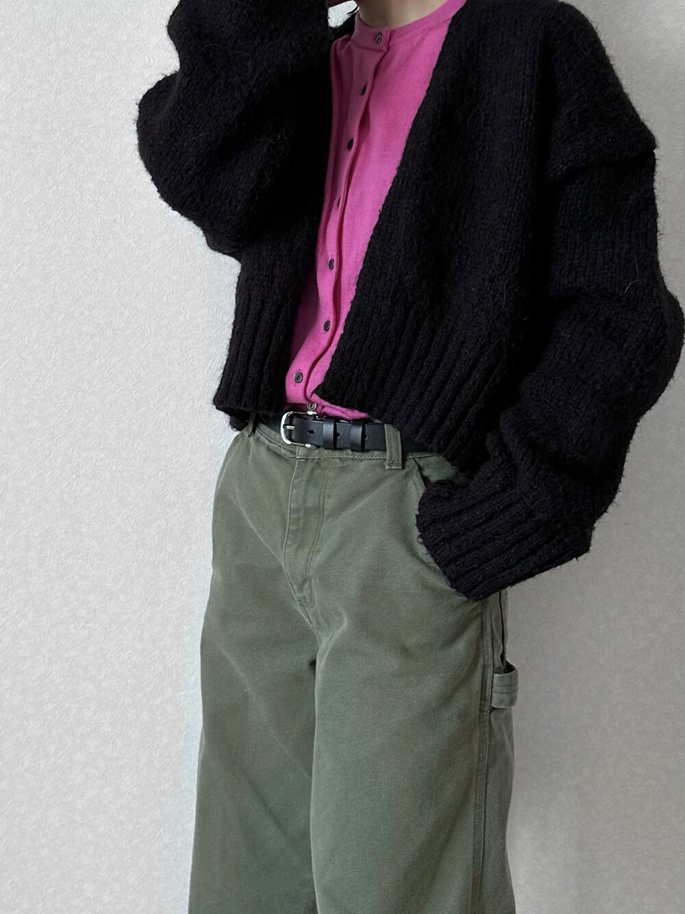 「おしゃれさんと繋がりたい、オトナカジュアル、古着MIX、古着好きな人と繋がりたい、大人ストリート、大人カジュアル、UNIQLO、carhartt、ZARA」｜「UNIQLOのアイテム（カーディガン/ボレロ、ピンク系）」を使った、uiさん（レディース・150cm）の冬コーディネートの1枚目の写真