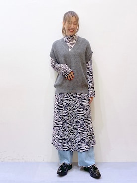 「PBLIM（ページボーイリム）のアイテム（アクセサリー）」を使った、NIINAさん（レディース・164cm）の春コーディネート