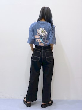 「カラーTシャツ」｜「アイテム（サンダル）」を使った、NIINAさん（レディース・164cm）の夏コーディネート