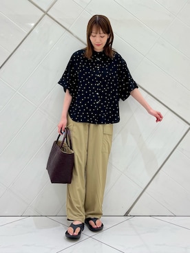 「URBAN RESEARCH DOORS（アーバンリサーチドアーズ）のリネンリヨセルドットドルマンシャツ（シャツ/ブラウス、ブラック系）」を使った、IKUさん（レディース・161cm）の夏コーディネート