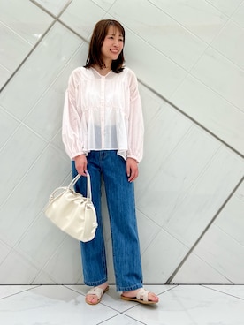 「URBAN RESEARCH DOORS（アーバンリサーチドアーズ）の2WAYニットタンク（タンクトップ、ホワイト系）」を使った、IKUさん（レディース・161cm）の春コーディネート