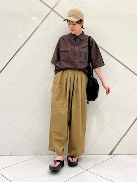 「URBAN RESEARCH DOORS（アーバンリサーチドアーズ）のFORK&SPOON　シャドウチェックショートスリーブシャツ（シャツ/ブラウス、ブラウン系）」を使った、IKUさん（レディース・161cm）の夏コーディネート