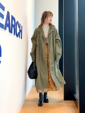 「URBAN RESEARCH DOORS（アーバンリサーチドアーズ）のレーヨン大花柄スカート（スカート）」を使った、IKUさん（レディース・160cm）の秋コーディネート