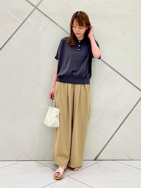「URBAN RESEARCH DOORS（アーバンリサーチドアーズ）の『接触冷感』衿付きドルマンニット（ニット/セーター、グレー系）」を使った、IKUさん（レディース・161cm）の夏コーディネート