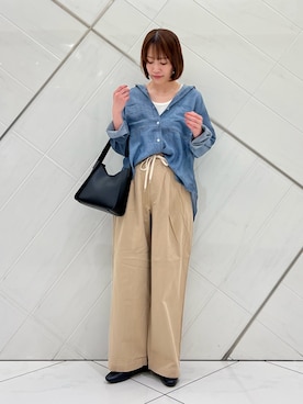 「URBAN RESEARCH DOORS（アーバンリサーチドアーズ）のシアーデニムシャツ（シャツ/ブラウス）」を使った、IKUさん（レディース・161cm）の夏コーディネート