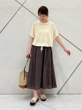 「URBAN RESEARCH DOORS（アーバンリサーチドアーズ）のドライタッチドロストニットプルオーバー（ニット/セーター、ホワイト系）」を使った、IKUさん（レディース・161cm）の夏コーディネート