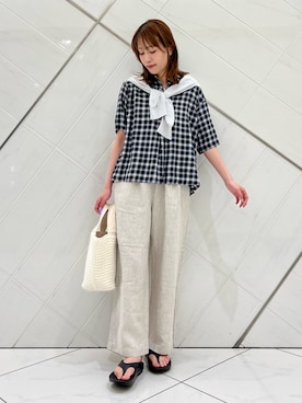 「URBAN RESEARCH DOORS（アーバンリサーチドアーズ）のFORK&SPOON　コットンレーヨンチェックシャツ（シャツ/ブラウス、ホワイト系）」を使った、IKUさん（レディース・161cm）の春コーディネート