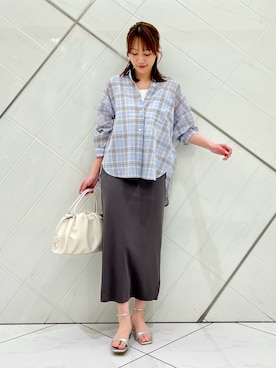 「URBAN RESEARCH DOORS（アーバンリサーチドアーズ）のチェックシアーシャツ（シャツ/ブラウス、ブルー系）」を使った、IKUさん（レディース・161cm）の春コーディネート