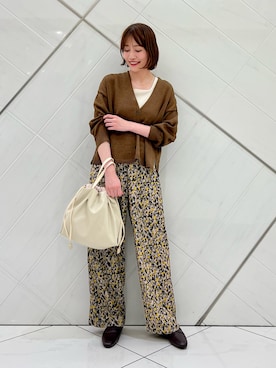 「URBAN RESEARCH DOORS（アーバンリサーチドアーズ）の『接触冷感/吸水速乾/イージーケア』フラワープリントドライタッチリラックスパンツ（その他パンツ）」を使った、IKUさん（レディース・161cm）の夏コーディネート