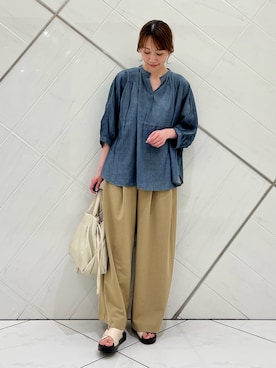 「URBAN RESEARCH DOORS（アーバンリサーチドアーズ）のシアーデニムピンタックドルマンブラウス（シャツ/ブラウス、ブルー系）」を使った、IKUさん（レディース・161cm）の春コーディネート
