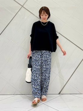 「URBAN RESEARCH DOORS（アーバンリサーチドアーズ）の『接触冷感/吸水速乾/イージーケア』フラワープリントドライタッチリラックスパンツ（その他パンツ）」を使った、IKUさん（レディース・161cm）の夏コーディネート