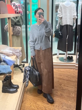 「RIVE DROITE（リヴドロワ）の【モダンな印象】ブラッシュドクロスサイドタックスカート（スカート）」を使った、natsuさん（レディース・153cm）の秋コーディネート