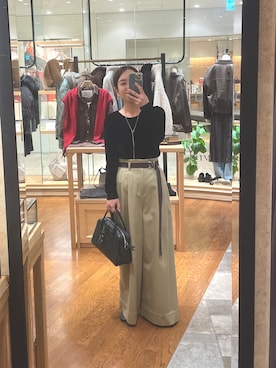 「RIVE DROITE（リヴドロワ）の【シーズンムード高まる】フロッキーチュールロンTee（Tシャツ/カットソー、ブラック系）」を使った、natsuさん（レディース・153cm）の秋コーディネート