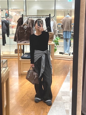 「RIVE DROITE（リヴドロワ）の【シーズンムード高まる】フロッキーチュールロンTee（Tシャツ/カットソー、ホワイト系）」を使った、natsuさん（レディース・153cm）の秋コーディネート