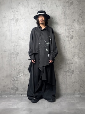 「Ruze（ルゼ）のAsymmetry crow printed shirt / アシンメトリー クロウプリント シャツ（シャツ/ブラウス、ブラック系）」を使った、Amilige_officialさん（レディース・161cm）の夏コーディネート