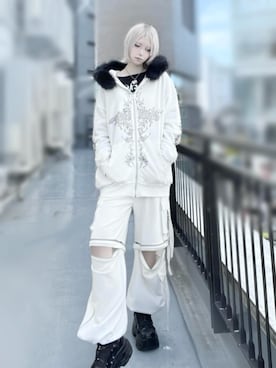 「アイテム（パーカー、ホワイト系）」を使った、Amilige_officialさん（レディース・176cm）の秋コーディネート