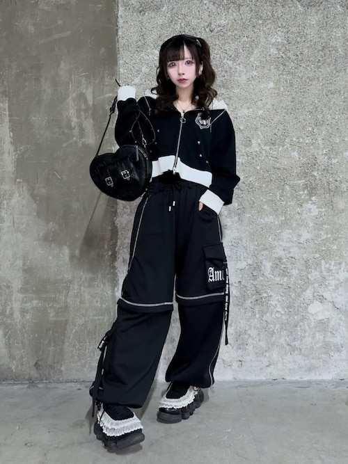 amilige_officialAmilige_officialさんのパーカーを使った
