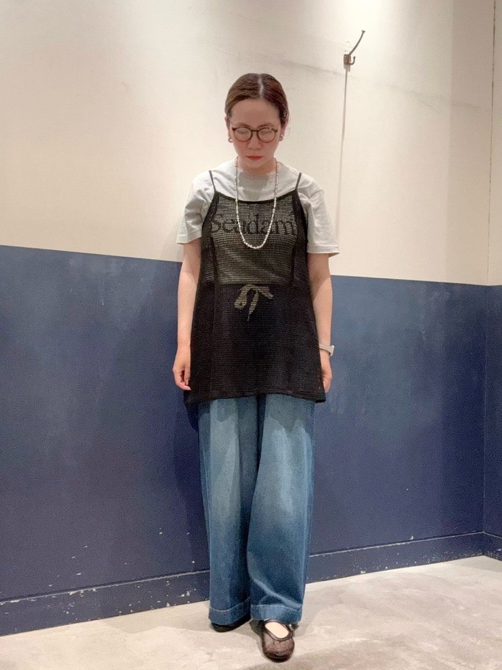 「チャオパニックティピー(CIAOPANIC TYPY)、ママコーデ、30代コーデ、高身長女子、おしゃれさんと繋がりたい、ラクチンコーデ、シンプルコーデ、オトナカジュアル、デニム、SEADAM、Tシャツ、チュニック、夏コーデ、ユニセックス、ネックレス」｜「CIAOPANIC TYPYの【2025年S/S新作】【サイズ展開豊富】シアーフラットシューズ（パンプス、ブラック系）」を使った、ogitypyさん（骨格ストレート・レディース・165cm）の夏コーディネートの1枚目の写真