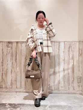 「アイテム（スラックス）」を使った、ogitypyさん（レディース・165cm）の秋コーディネート