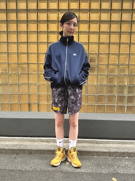 「柄パンツ」｜NIKE GINZAさん（レディース・160cm）の秋コーディネート