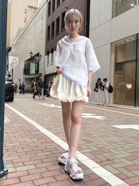 「アイテム（サンダル、ブルー系）」を使った、NIKE GINZAさん（レディース・167cm）の春コーディネート
