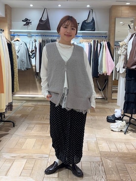 「LOWRYS FARM（ローリーズファーム）のチビフリルカットタイトスカート　636416（スカート、ブラック系）」を使った、nanamoueさん（レディース）の春コーディネート