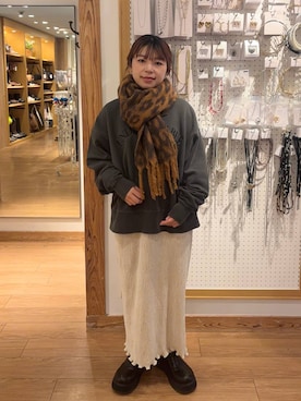 「アイテム（ストール/ショール、その他）」を使った、nanamoueさん（レディース・154cm）の秋コーディネート