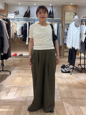 「LOWRYS FARM（ローリーズファーム）のソフリネンワイドパンツ 621564（スラックス、グリーン系）」を使った、nanamoueさん（レディース）の春コーディネート