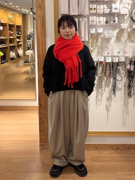 「LOWRYS FARM（ローリーズファーム）のアイテム（ストール/ショール）」を使った、nanamoueさん（レディース・154cm）の秋コーディネート