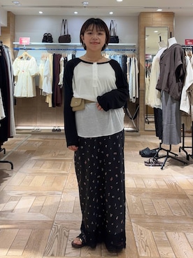 「LOWRYS FARM（ローリーズファーム）の【前後着用可能】シアーナンバリングＴＬＳ 1063338（Tシャツ/カットソー、ホワイト系）」を使った、nanamoueさん（レディース）の夏コーディネート