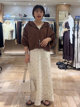 「LOWRYS FARM（ローリーズファーム）の【500mlペットボトル収納可】フラップショルダーＢＡＧ 1046881（ショルダーバッグ、ホワイト系）」を使った、nanamoueさん（レディース）の夏コーディネート