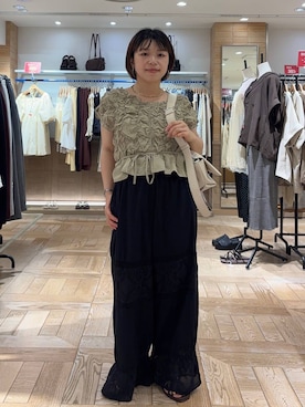 「LOWRYS FARM（ローリーズファーム）のシャーリングブラウスフレンチスリーブ　1046442（シャツ/ブラウス、ベージュ系）」を使った、nanamoueさん（レディース）の夏コーディネート