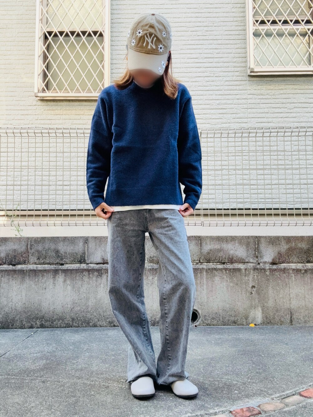 「SHEENのアイテム（デニムパンツ、グレー系）」を使った、Natsukiさん（骨格ナチュラル・レディース・155cm）の秋コーディネートの1枚目の写真