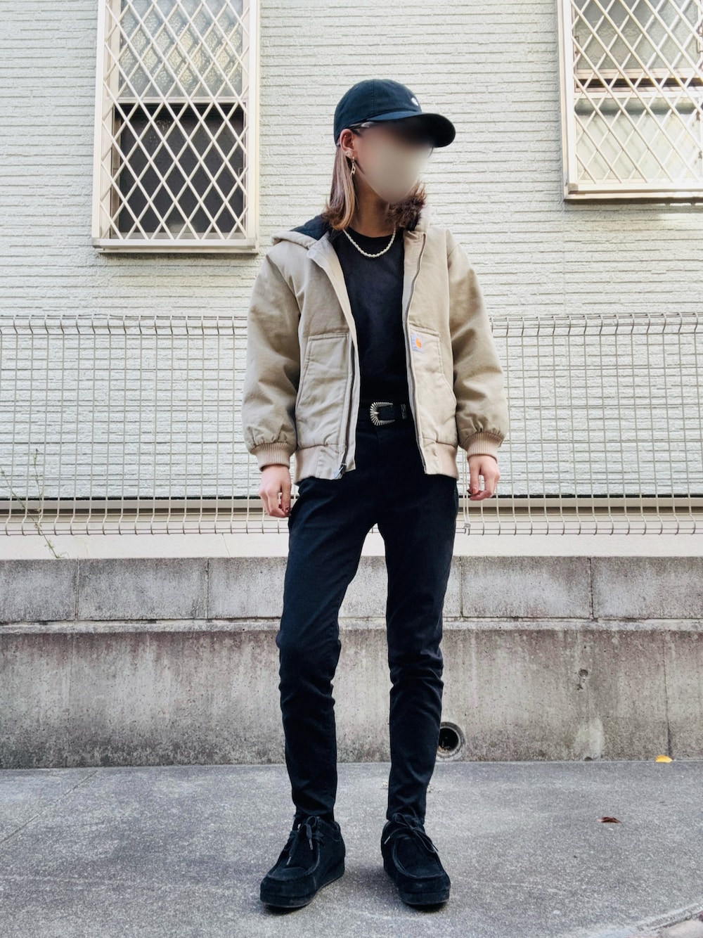 「MOUSSYのアイテム（デニムパンツ、ブラック系）」を使った、Natsukiさん（骨格ナチュラル・レディース・155cm）の冬コーディネートの1枚目の写真