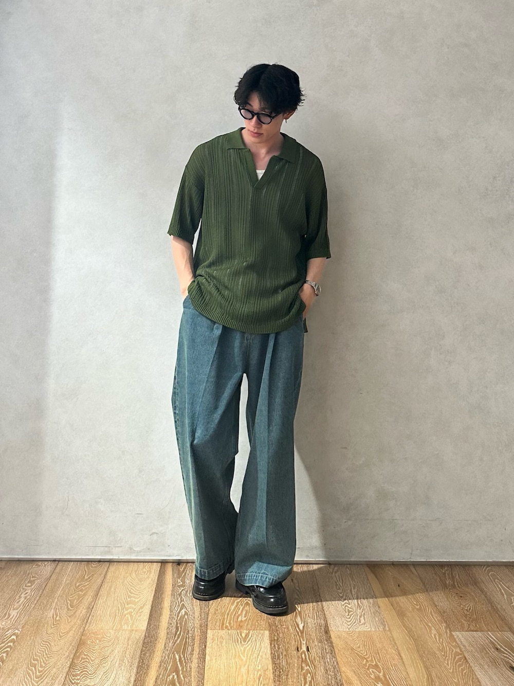 「お出かけコーデ日記、大人コーデ、シアートップス、ニットポロ、ウォッシュデニム、加工デニム、WETTEMPT、Paraboot、夏コーデ」｜「WETTEMPTのアイテム（ポロシャツ、グリーン系）」を使った、おさゆうさん（メンズ・168cm）の春コーディネートの1枚目の写真