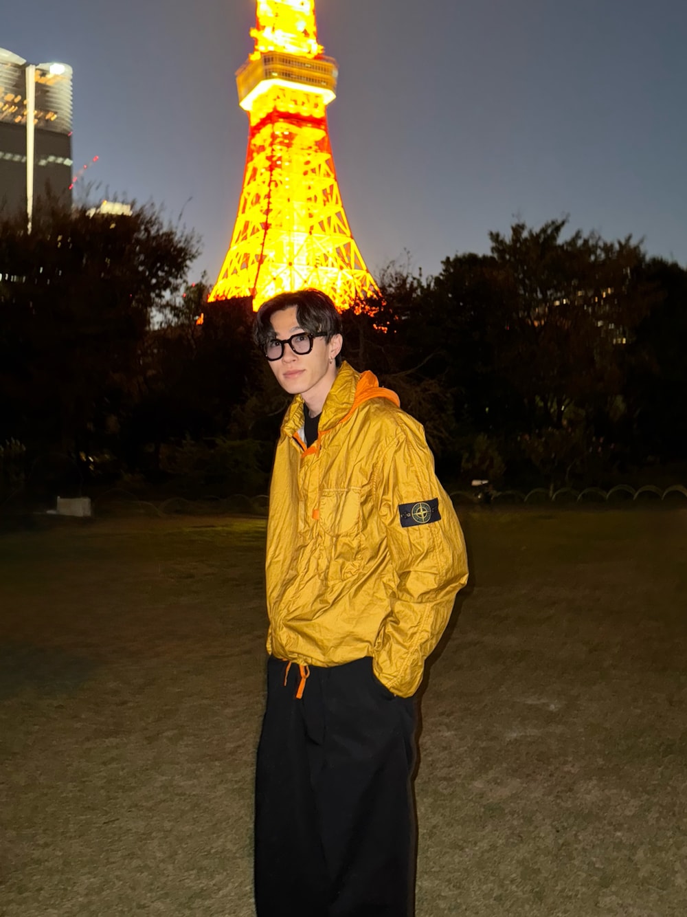 「最近のいい感じコーデ、stoneisland、ストーンアイランド、ナイロンジャケット、シティーボーイ、イエロー」｜「STONE ISLANDのアイテム（ナイロンジャケット、イエロー系）」を使った、おさゆうさん（メンズ・168cm）の秋コーディネートの1枚目の写真