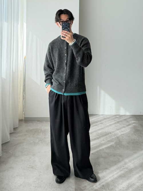 「WETTEMPT（ウィテンプト）のCREW NECK BRUSHED LAYERED CARDIGAN / クルーネックブラッシュドレイヤードカーディガン（カーディガン/ボレロ）」を使った、おさゆうさん（メンズ・168cm）の冬コーディネート